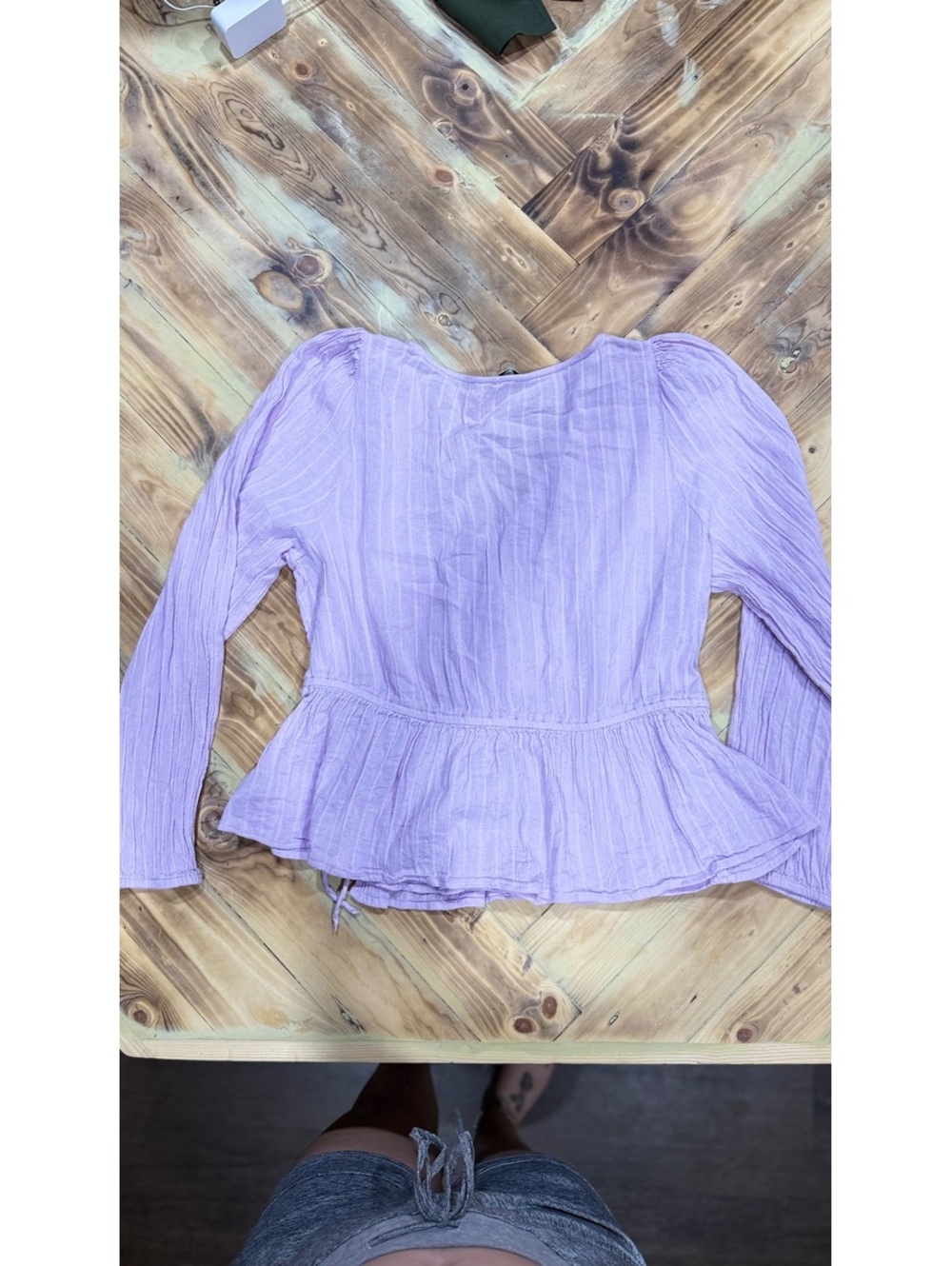 American Eagle lavender peplum blouse 0540